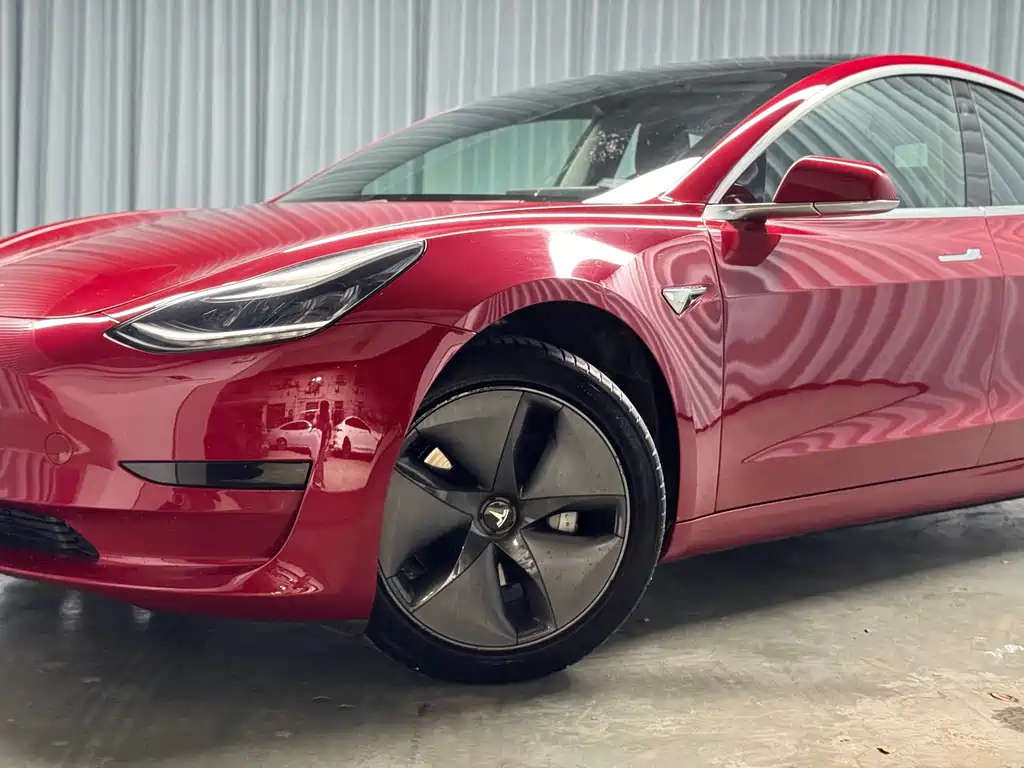 Tesla Model 3 — миниатюра 2