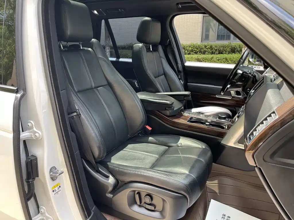 Land Rover Range Rover — миниатюра 13