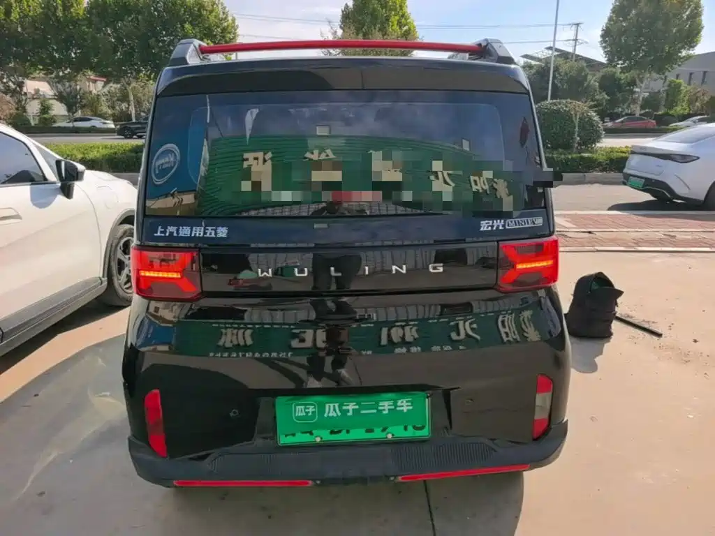 Wuling MINIEV — миниатюра 6