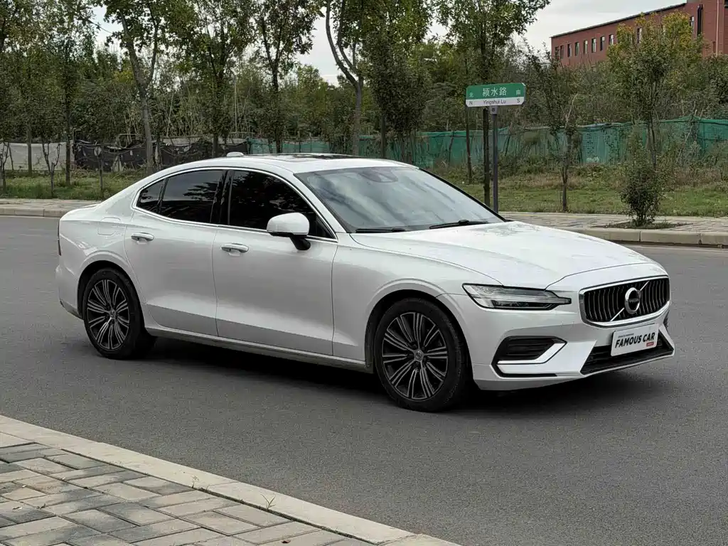 Volvo S60 — миниатюра 3