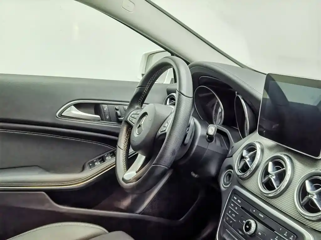 Mercedes-Benz GLA — миниатюра 22