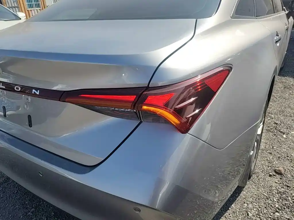 Toyota Avalon — миниатюра 8
