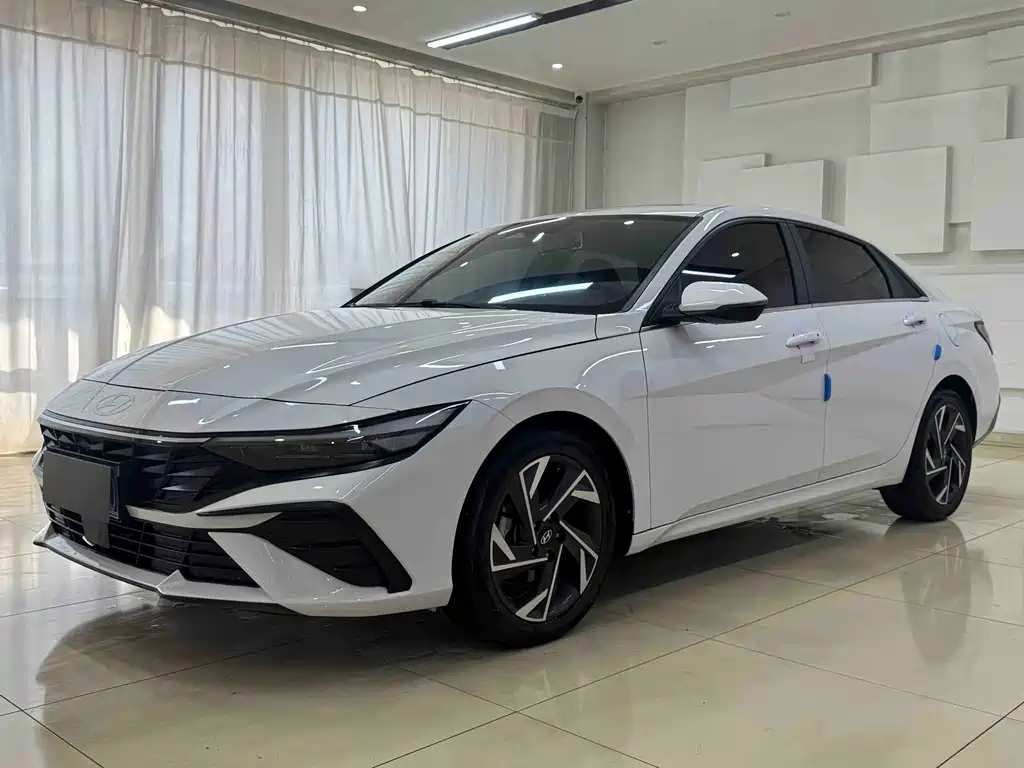 Hyundai Elantra 2023