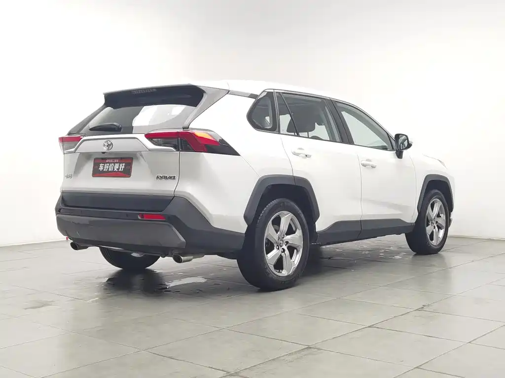 Toyota RAV4 — миниатюра 2