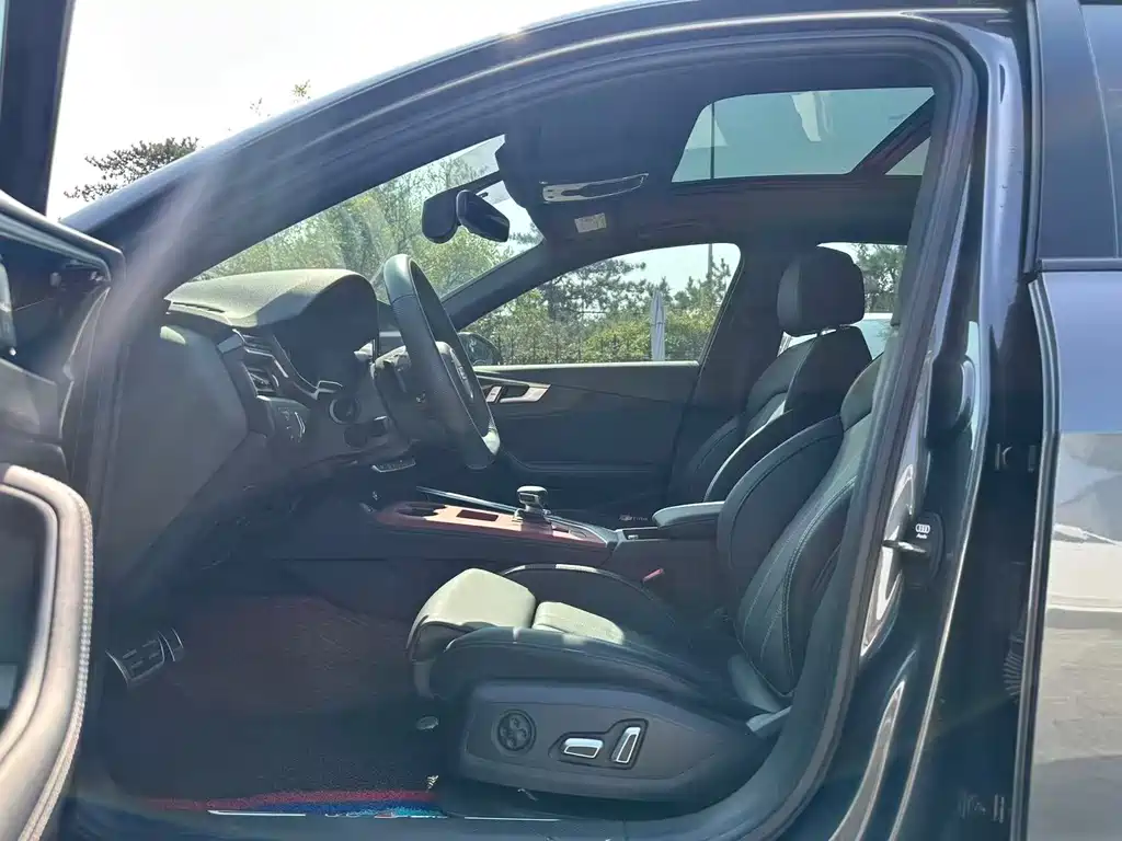 Audi A4L — миниатюра 7