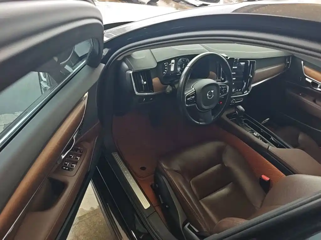 Volvo S90 — миниатюра 16