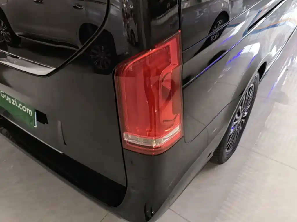 Mercedes-Benz V-Class — миниатюра 8