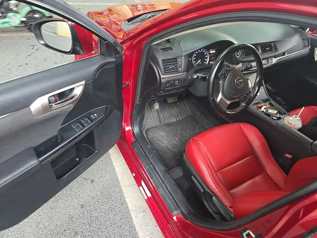 Lexus CT — миниатюра 21