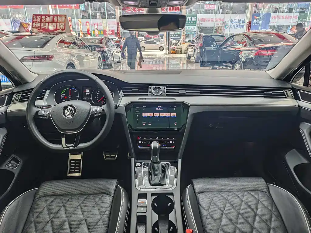 VOLKSWAGEN MAGOTAN GTE PLUG IN HYBRID