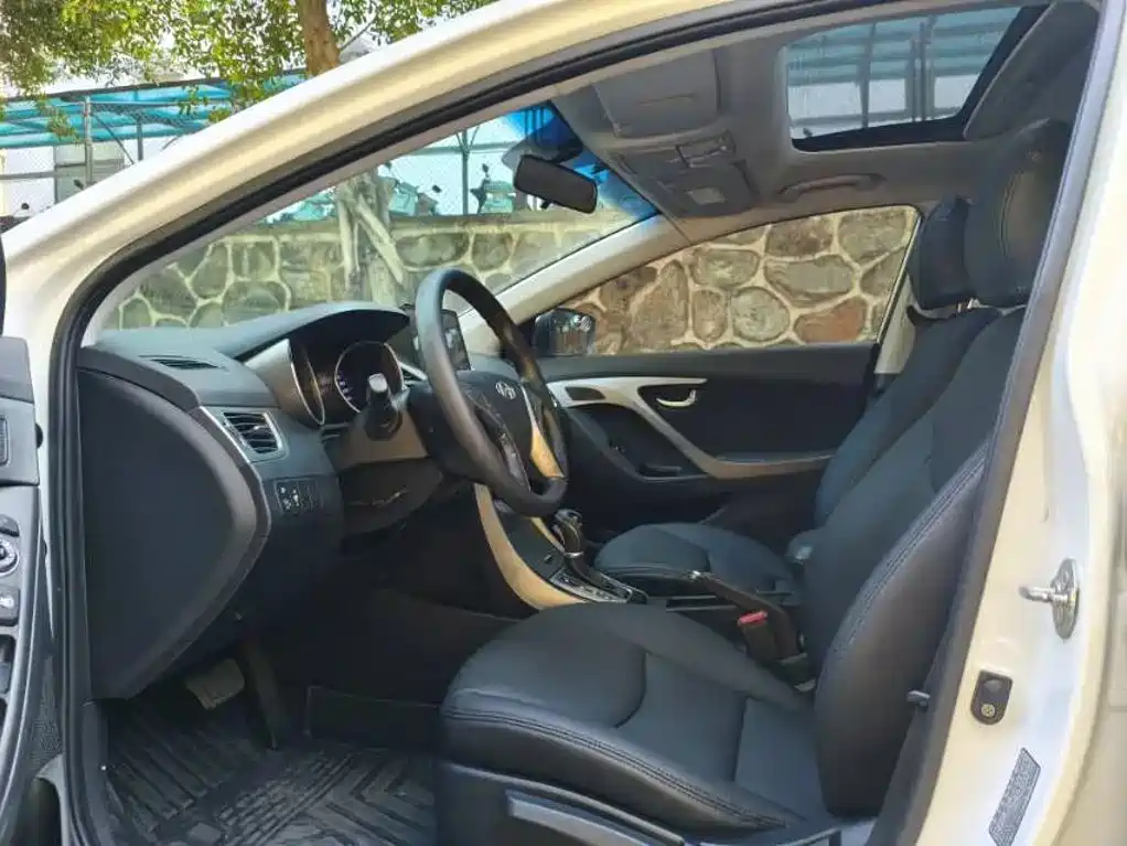 Hyundai Elantra Langdong — миниатюра 6