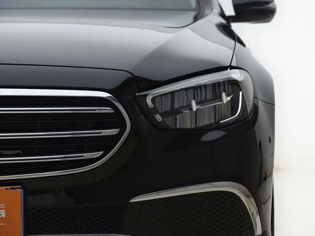 Mercedes-Benz E-Class — миниатюра 3