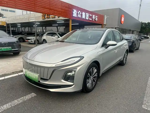 RED FLAG HONGQI E QM5 2023