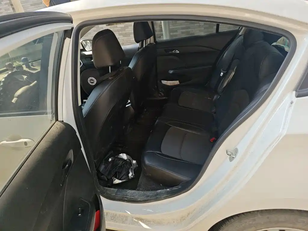 Chevrolet Cavalier — миниатюра 18