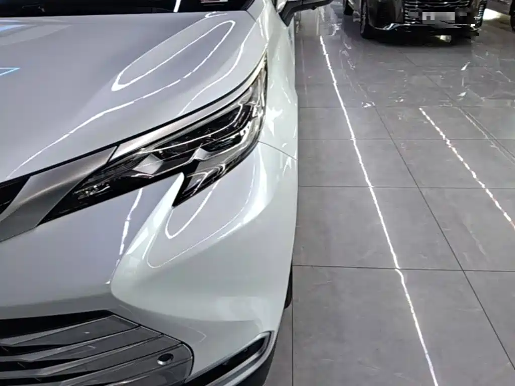 Toyota Sienna — миниатюра 24