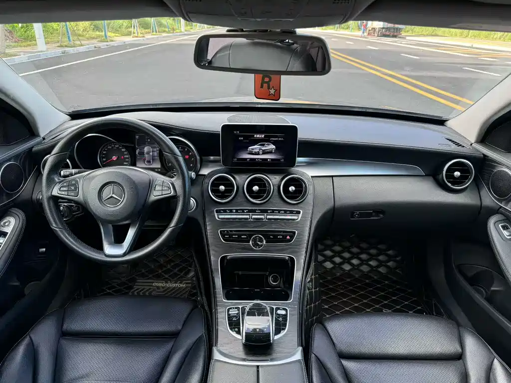 Mercedes-Benz C-Class — миниатюра 8