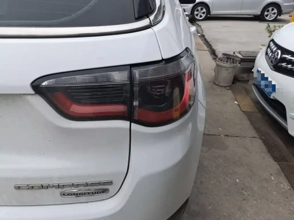 Jeep Compass — миниатюра 8