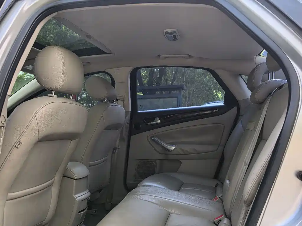 Ford Mondeo Zhisheng — миниатюра 4