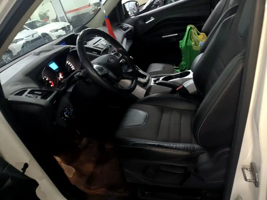 Ford Kuga — миниатюра 15
