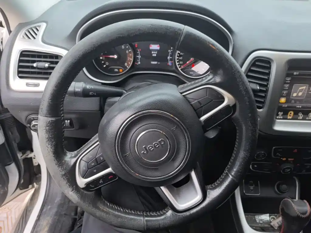 Jeep Compass — миниатюра 11
