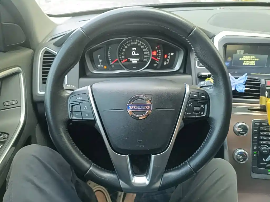 Volvo XC60 — миниатюра 11