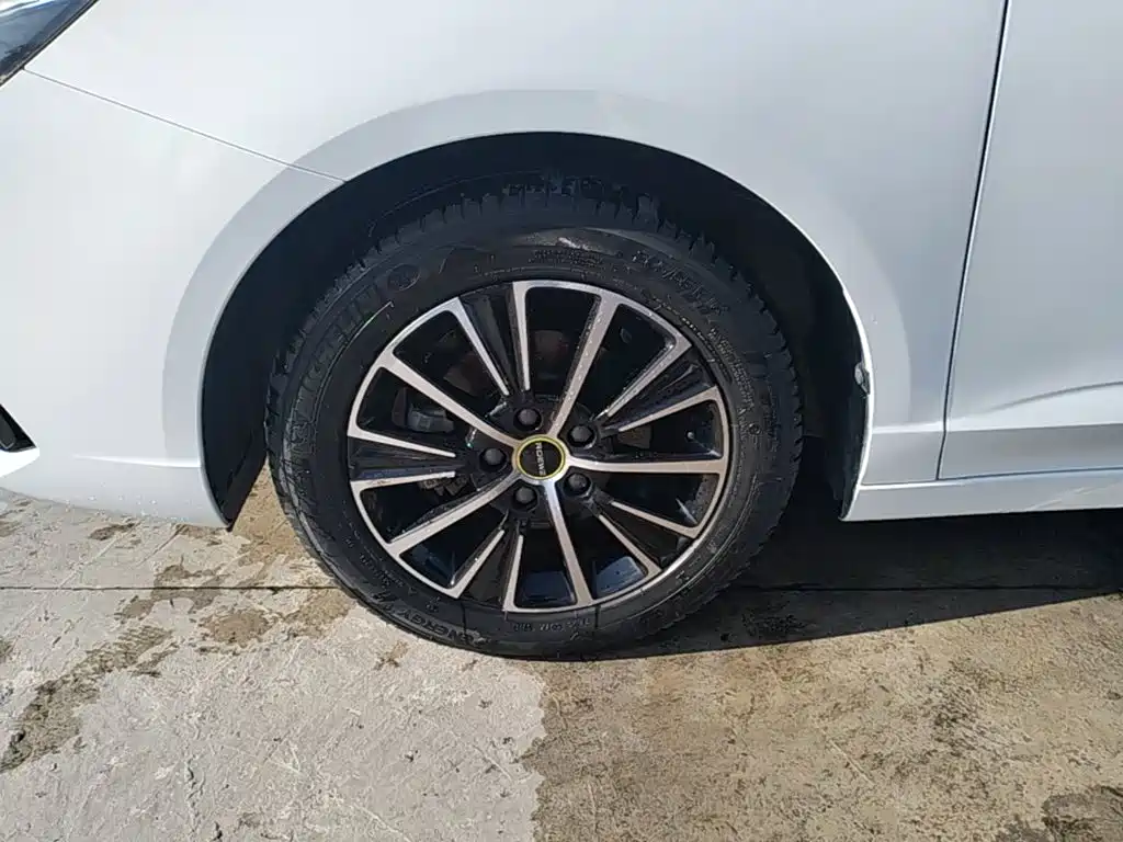 Roewe i5 — миниатюра 23