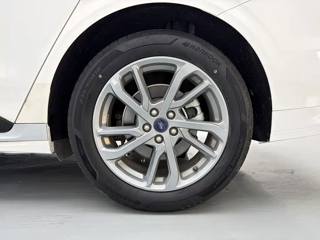 Ford Mondeo — миниатюра 9