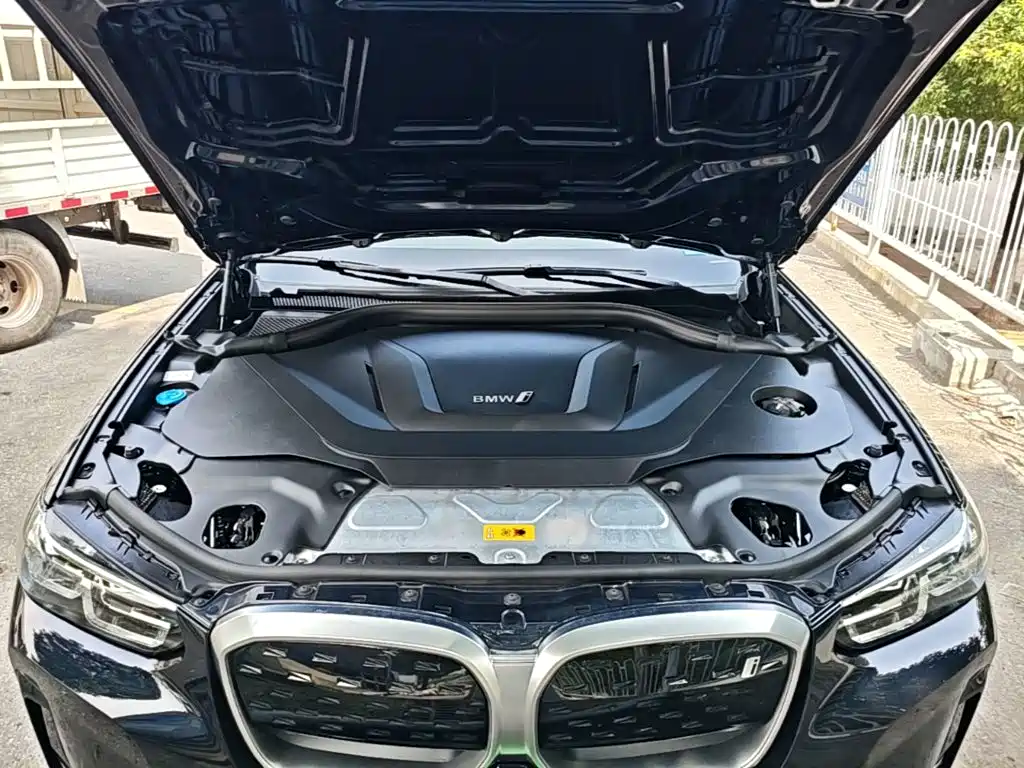 BMW iX3 — миниатюра 20