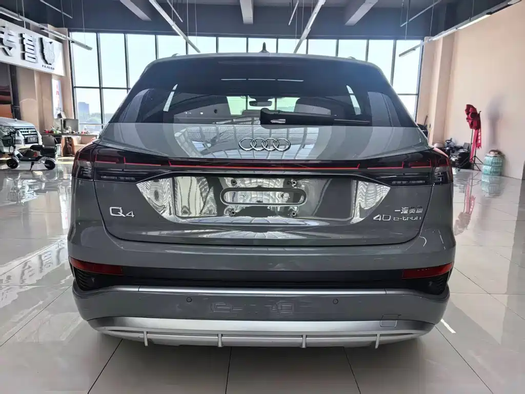Audi Q4 e-tron — миниатюра 5