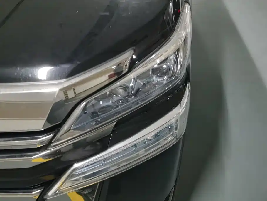 Toyota Vellfire — миниатюра 5