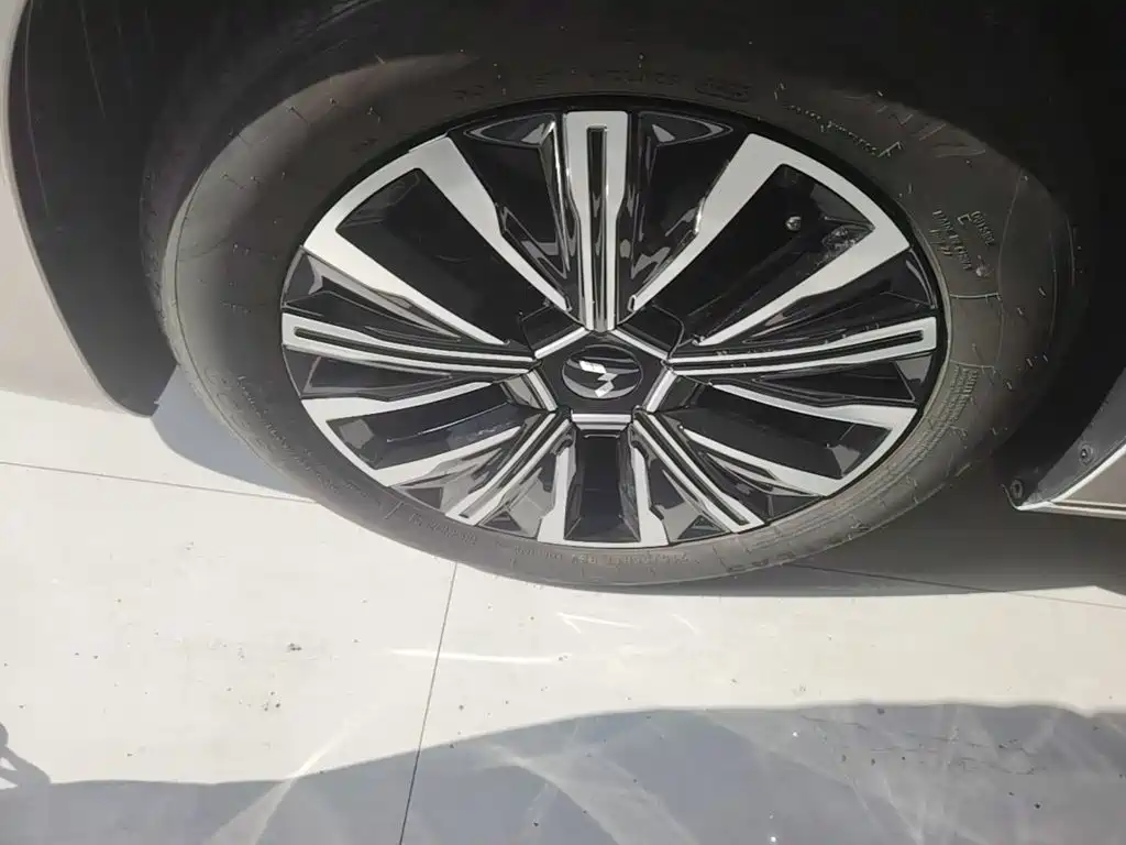 Wuling Xingguang 730 New Energy — миниатюра 23