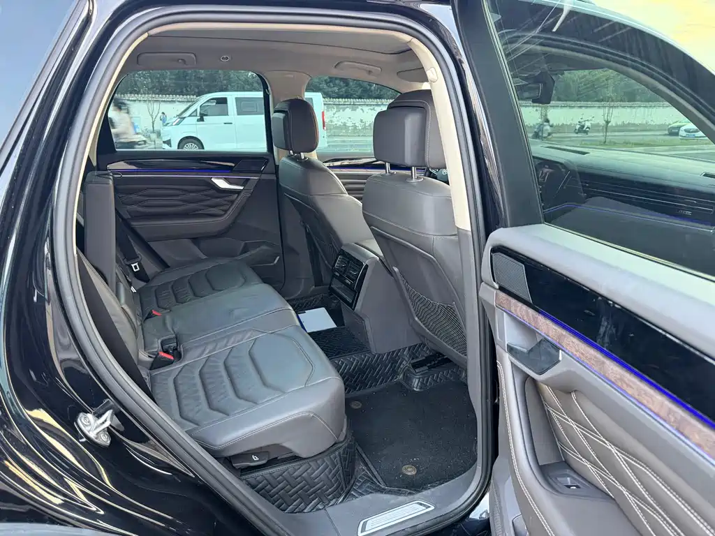 Volkswagen Touareg — миниатюра 5