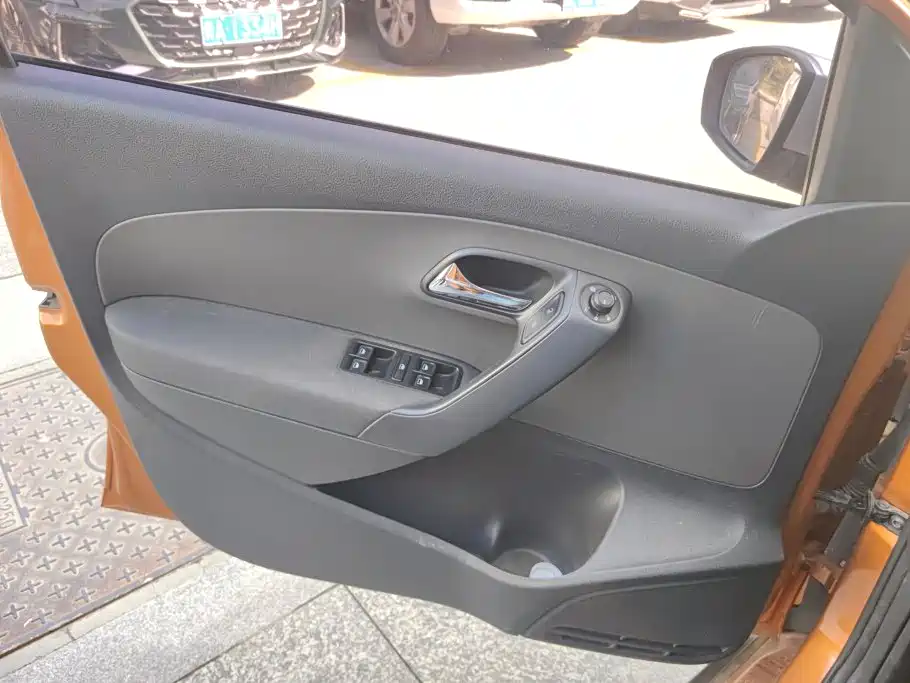 Volkswagen Polo — миниатюра 7