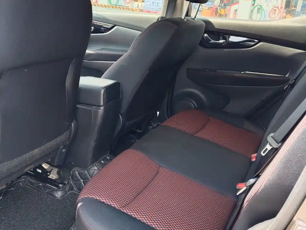 Nissan Qashqai — миниатюра 8