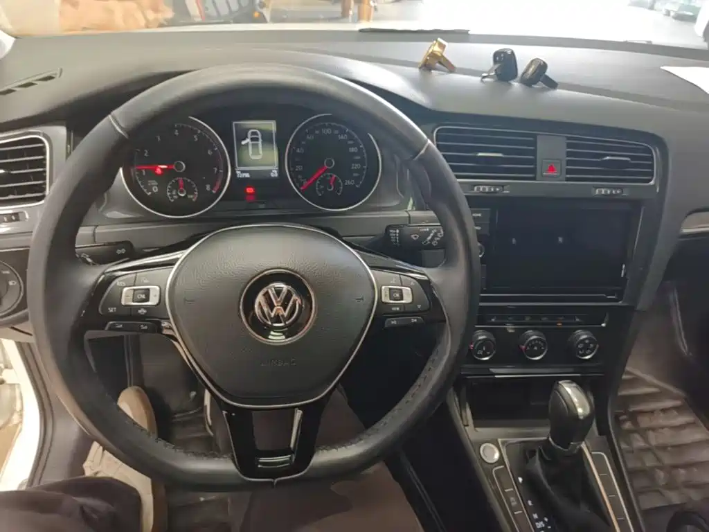Volkswagen Golf — миниатюра 10