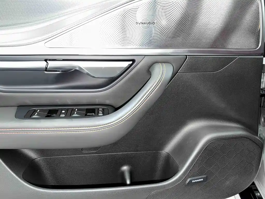 XPeng P7 — миниатюра 11