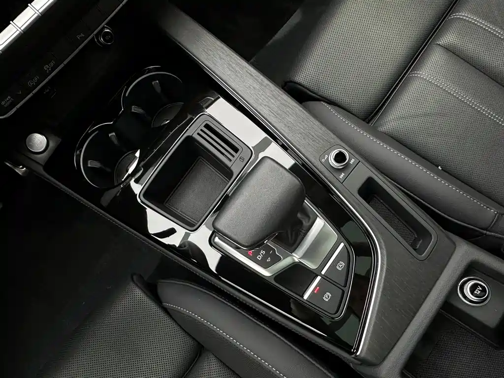 Audi A4L id 4669288 из Китая 11