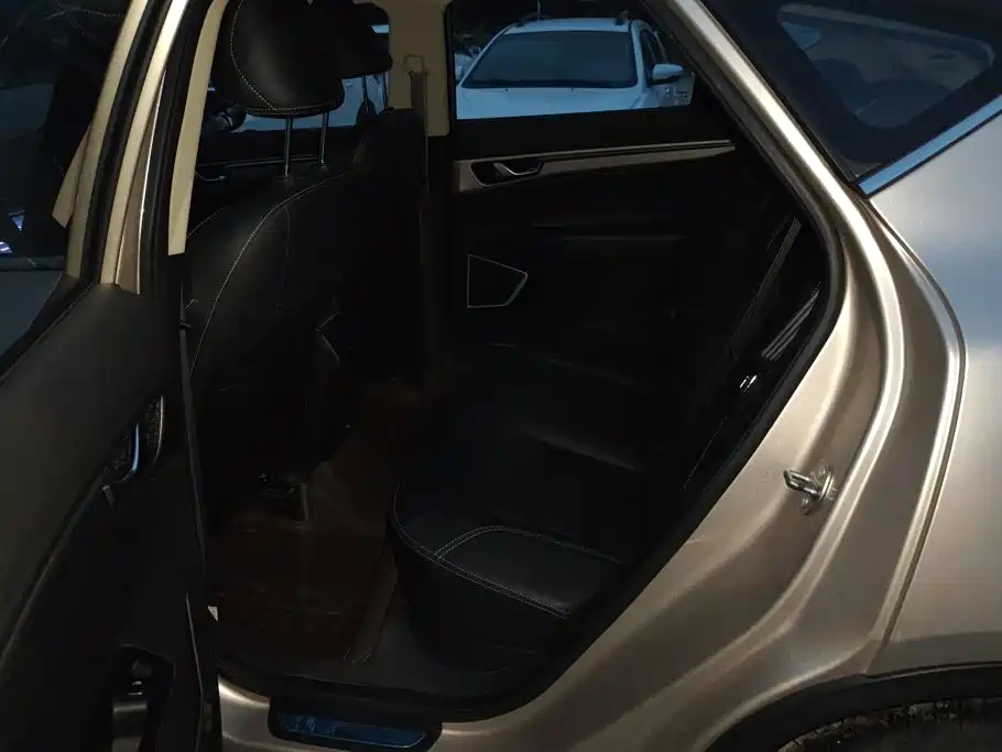 Geely Emgrand GS — миниатюра 11