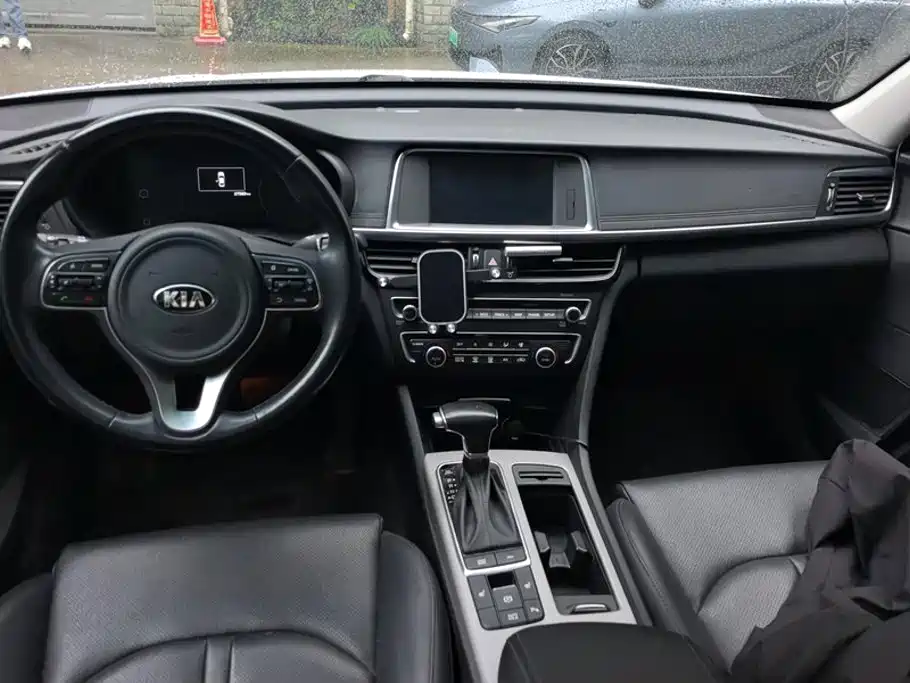 Kia K5 New Energy — миниатюра 12