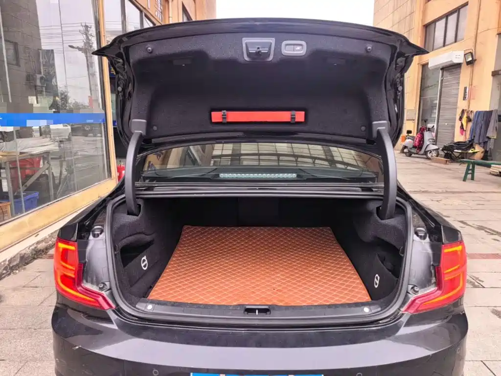 Volvo S90 — миниатюра 19