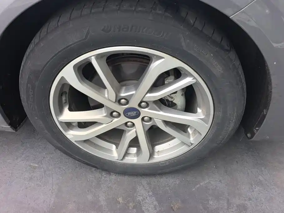 Ford Mondeo — миниатюра 6