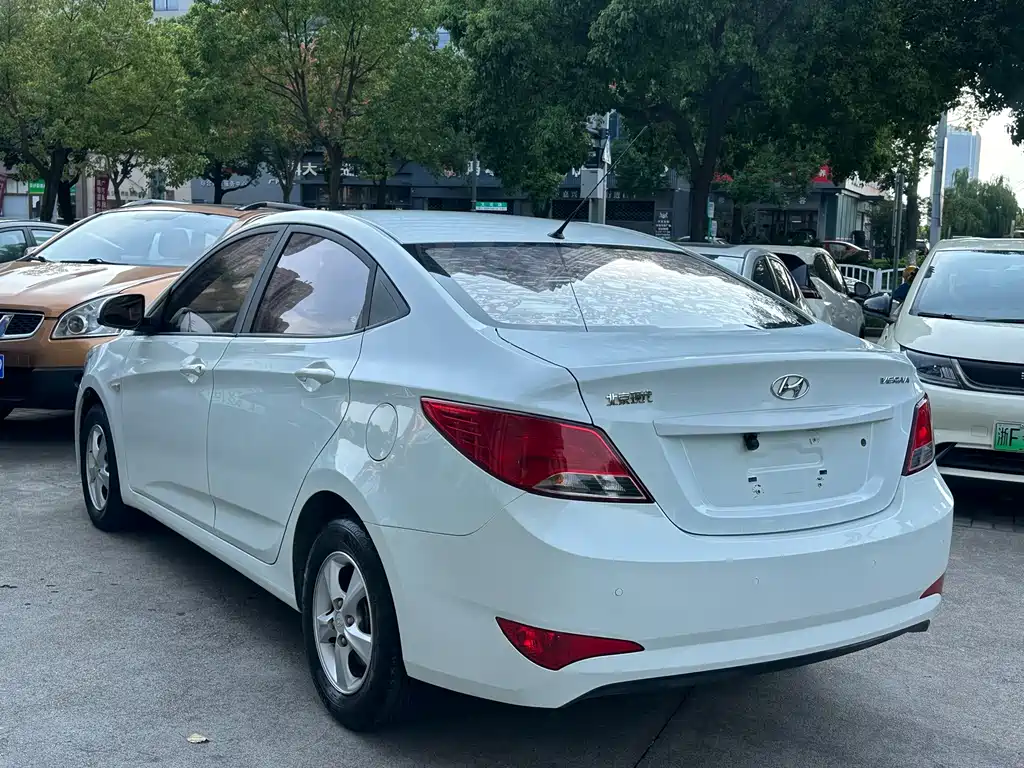 Hyundai Verna — миниатюра 11