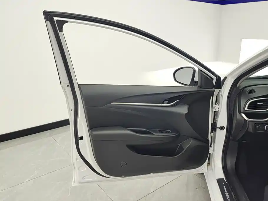 Buick Excelle — миниатюра 7