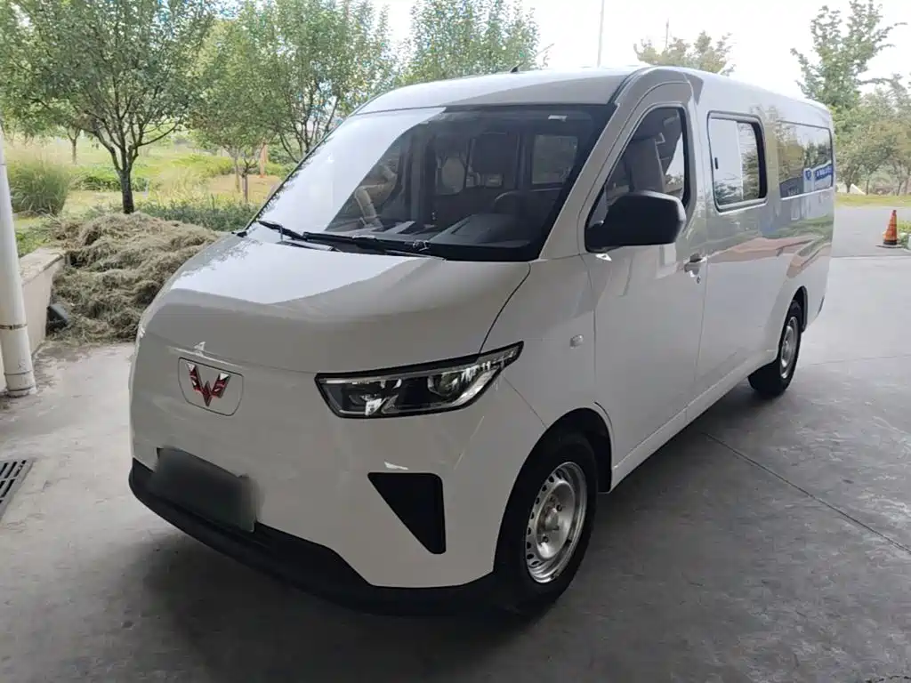 Wuling Yangguang — миниатюра 2
