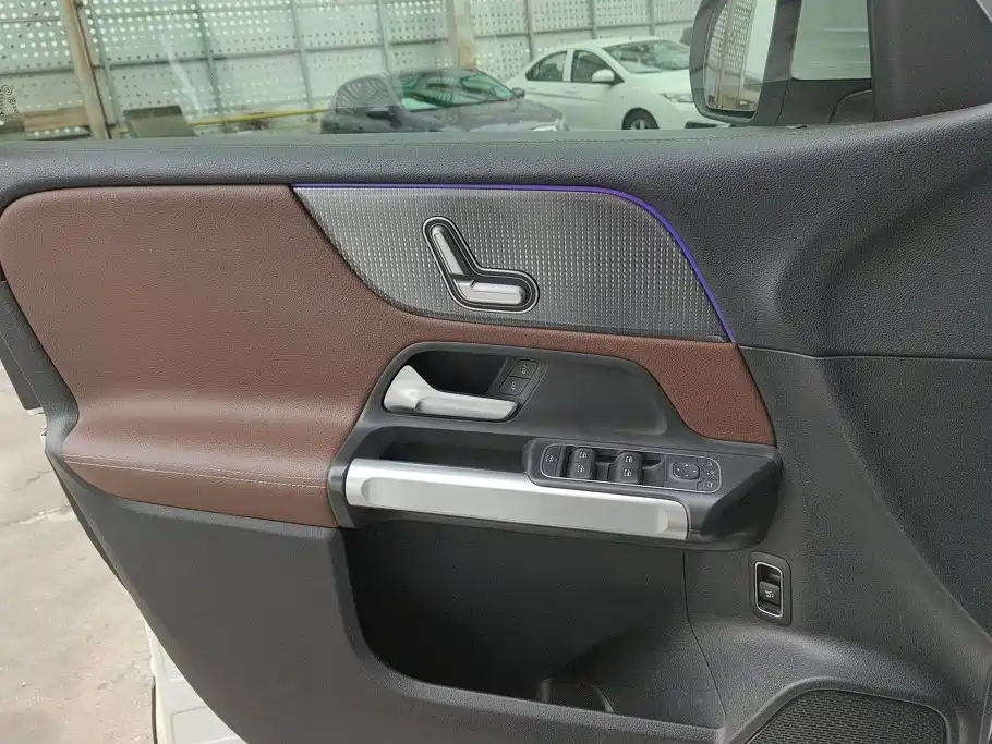 Mercedes-Benz GLB — миниатюра 7