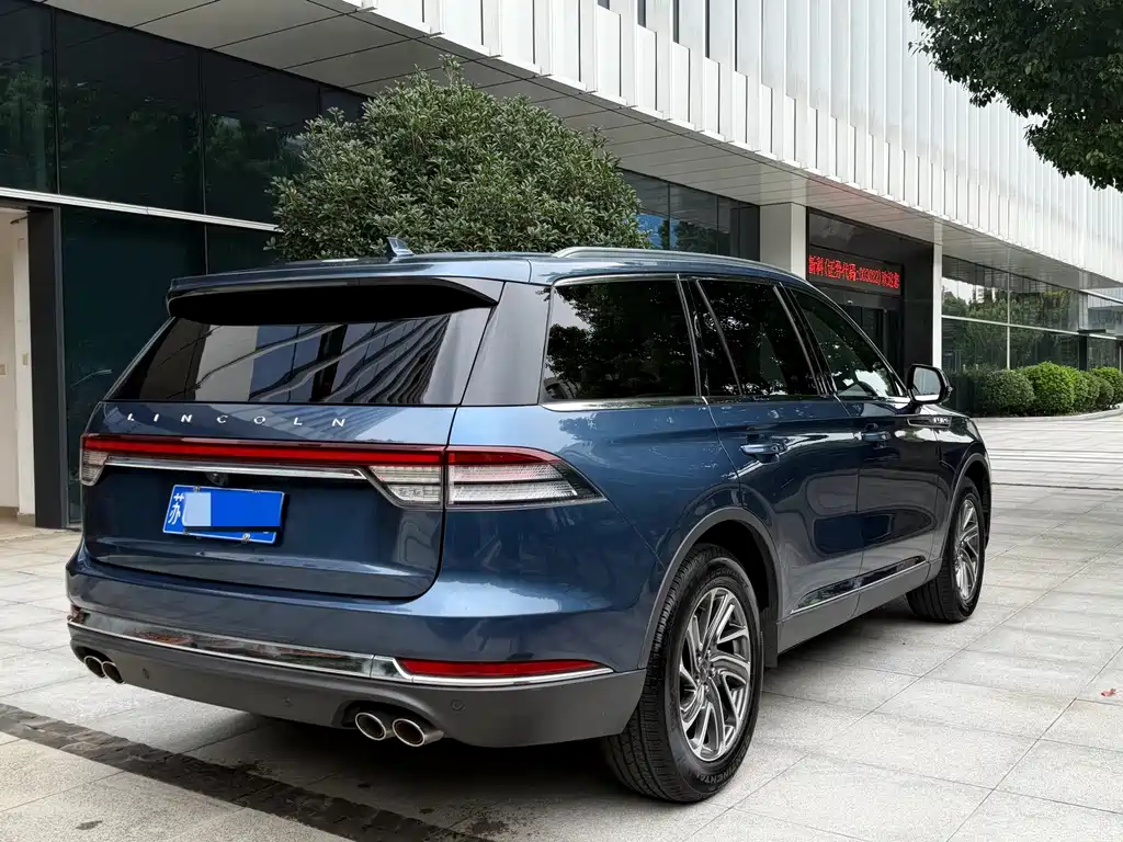 Lincoln Aviator (Import) — миниатюра 4