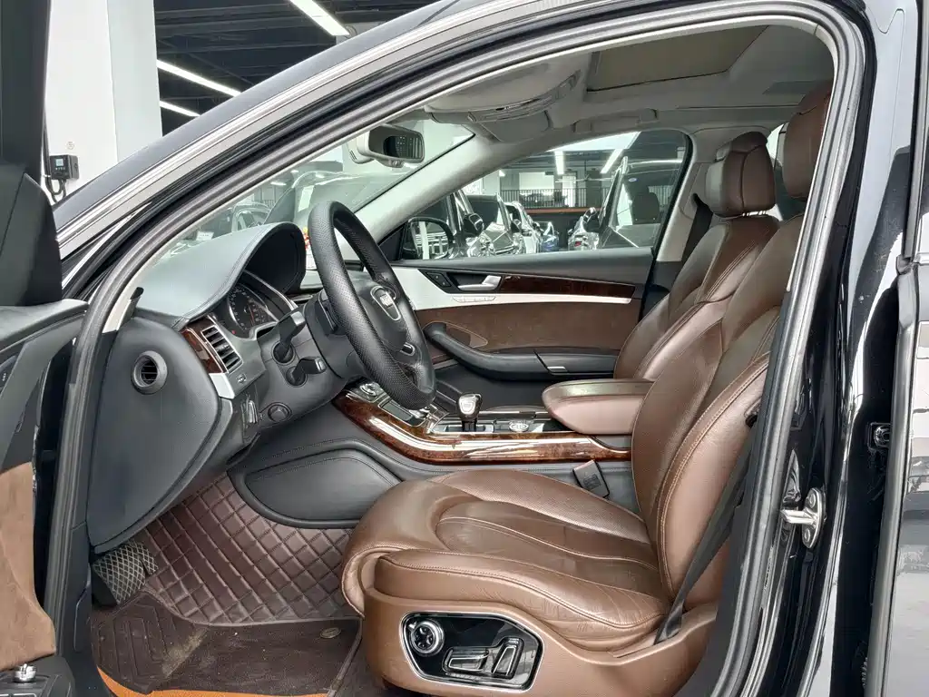 Audi A8 — миниатюра 4