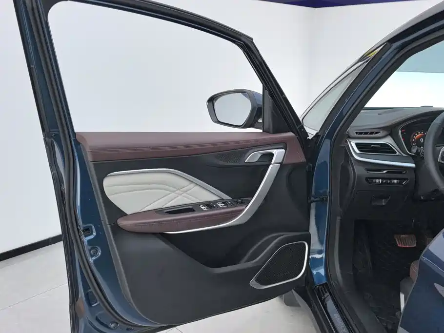 Geely Jia Ji — миниатюра 7