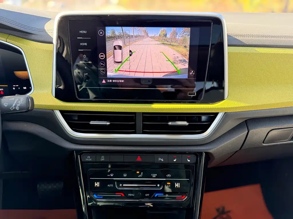Volkswagen T-Roc — миниатюра 7
