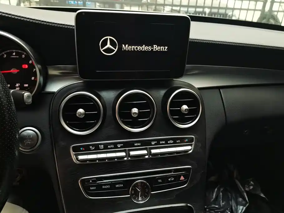 Mercedes-Benz C-Class — миниатюра 13