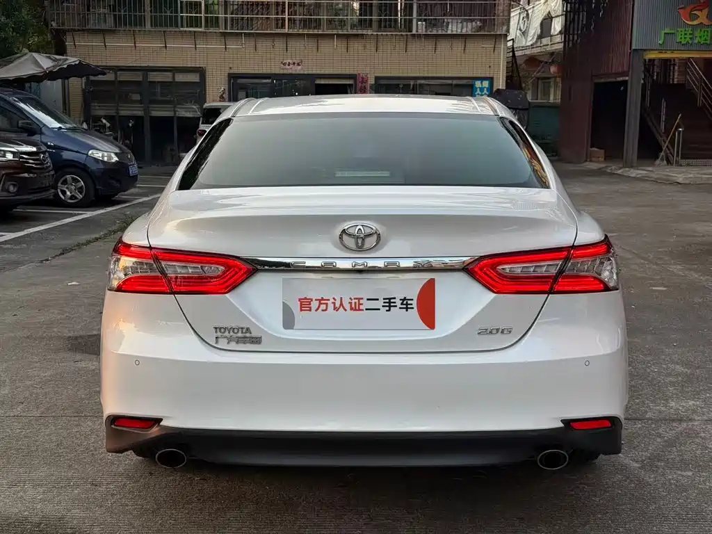 Toyota Camry — миниатюра 4
